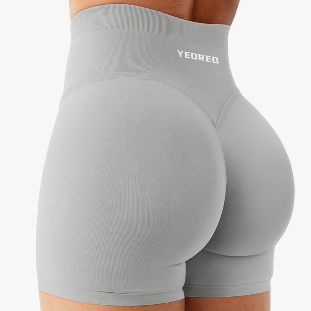 YEOREO Workout Shorts Womens Butt Lifting 4.5" Seamless Hidden Scrunch Small - Picture 2 of 3
